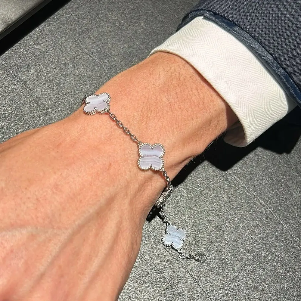 Clover Bracelet 5 Motif — Mother of Pearl — view 1 of 2