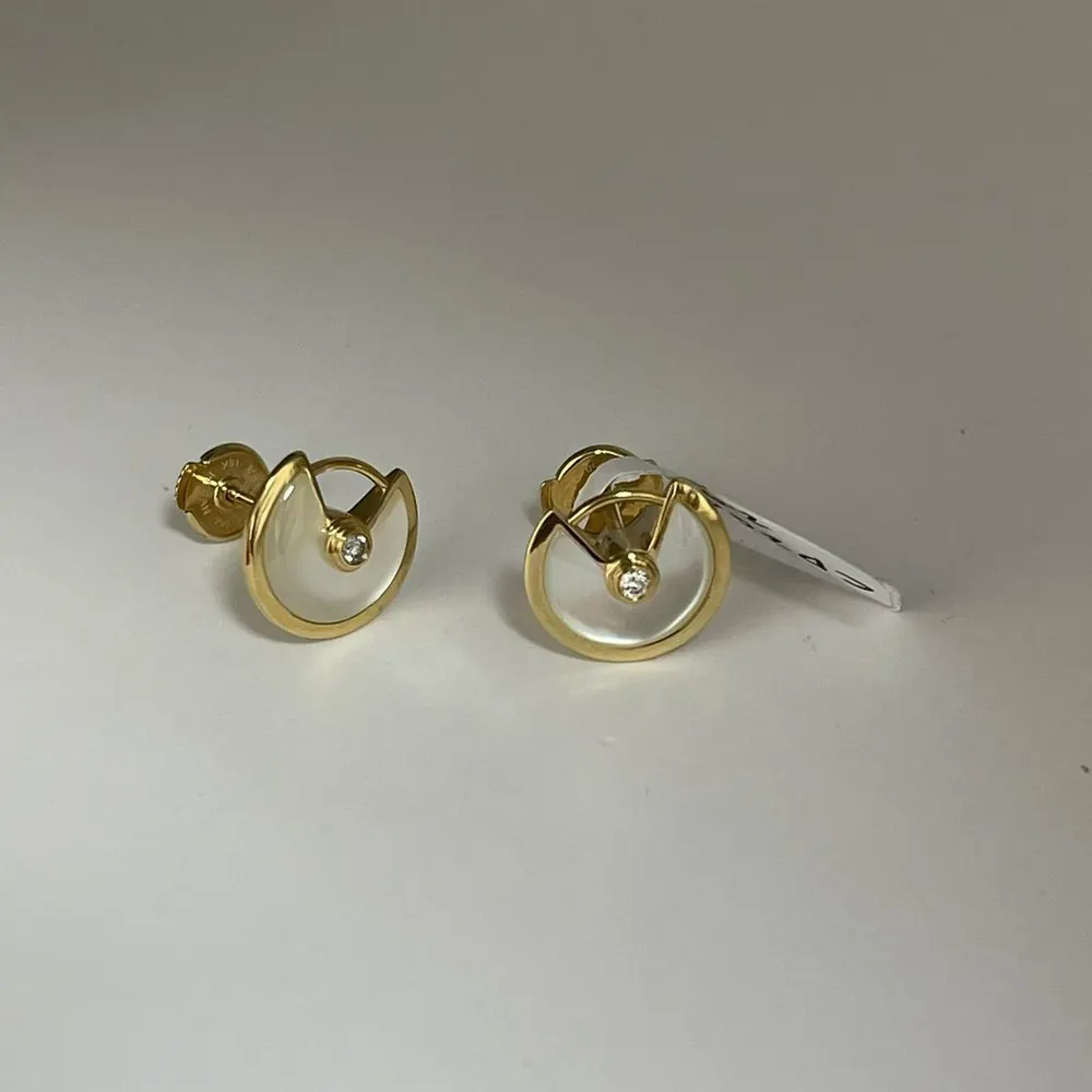 Disc Stud Earrings — Mother of Pearl
