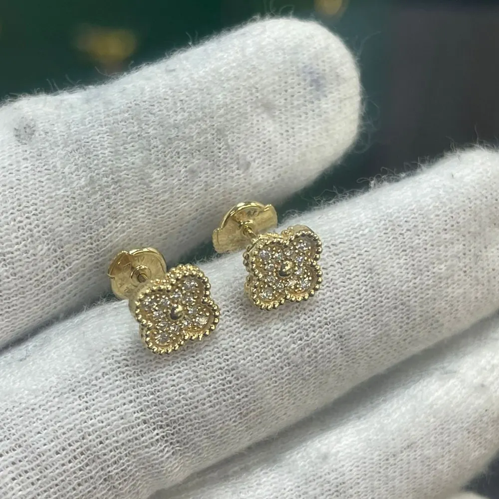 Clover Stud Earrings — Pavé Gold