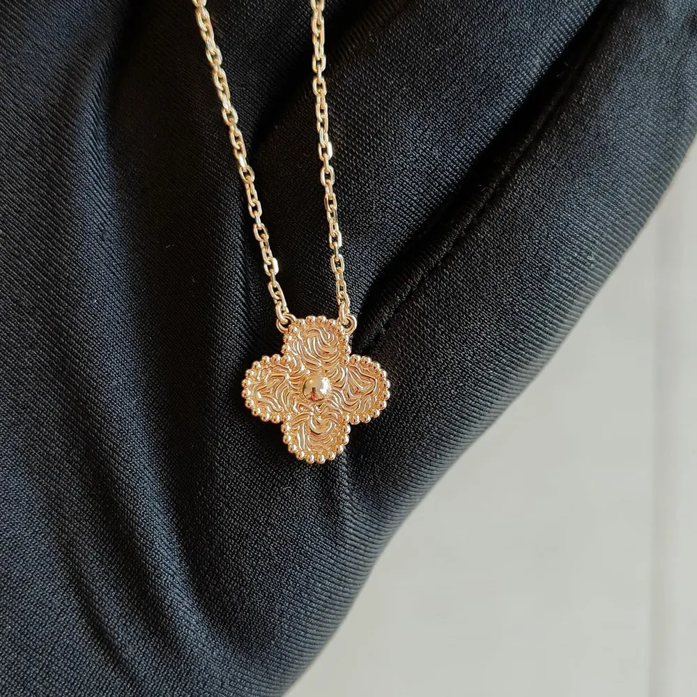Clover Pendant — Guilloché Gold